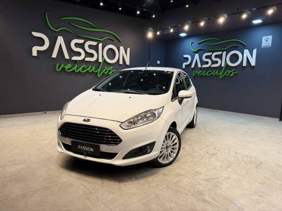 FORD FIESTA 1.6 SE PLUS HATCH 16V FLEX 4P POWERSHIFT